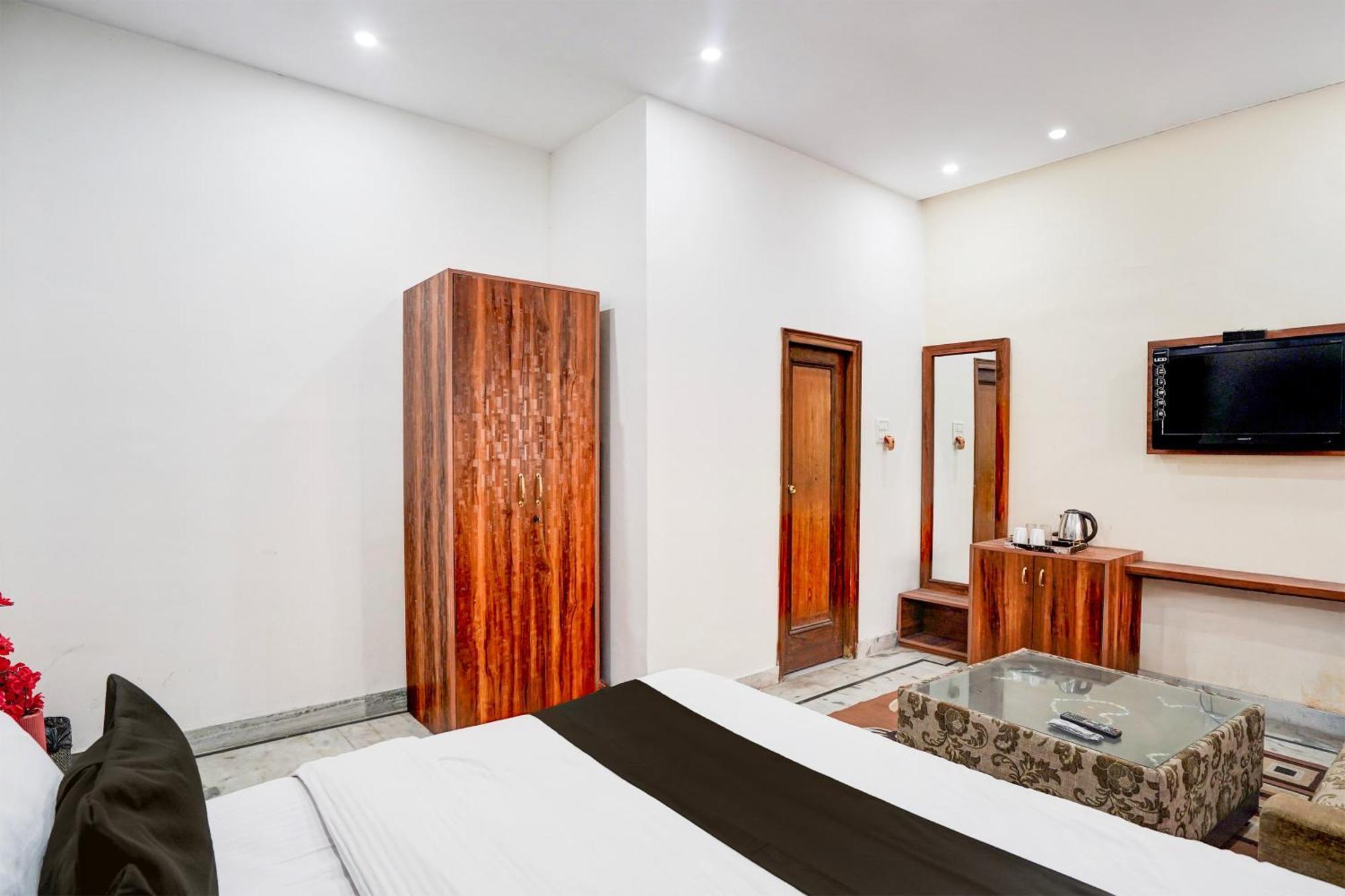 Super Hotel O Krishna Nagar Chowk Near Ongc 데라둔 외부 사진